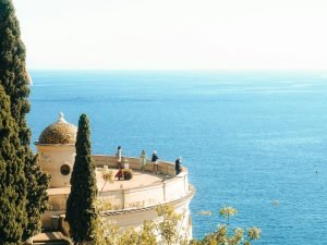 Promenade des Anglais à Nice au bord de la Méditerranée